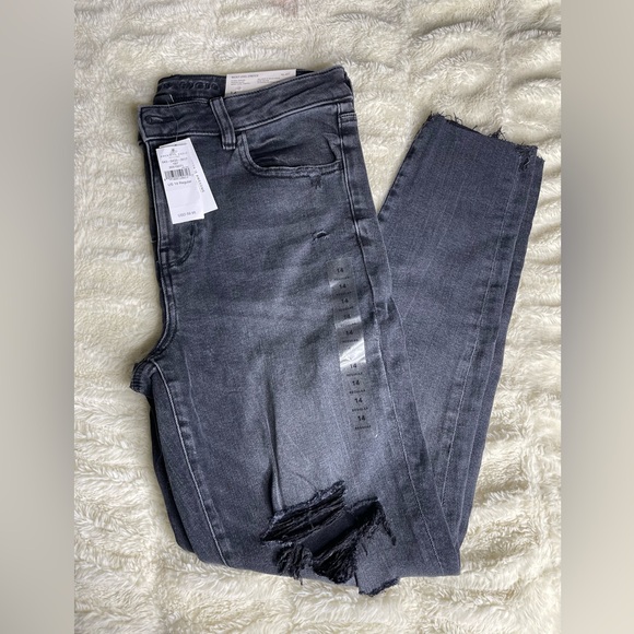 American Eagle Outfitters Denim - American Eagle distressed jeans